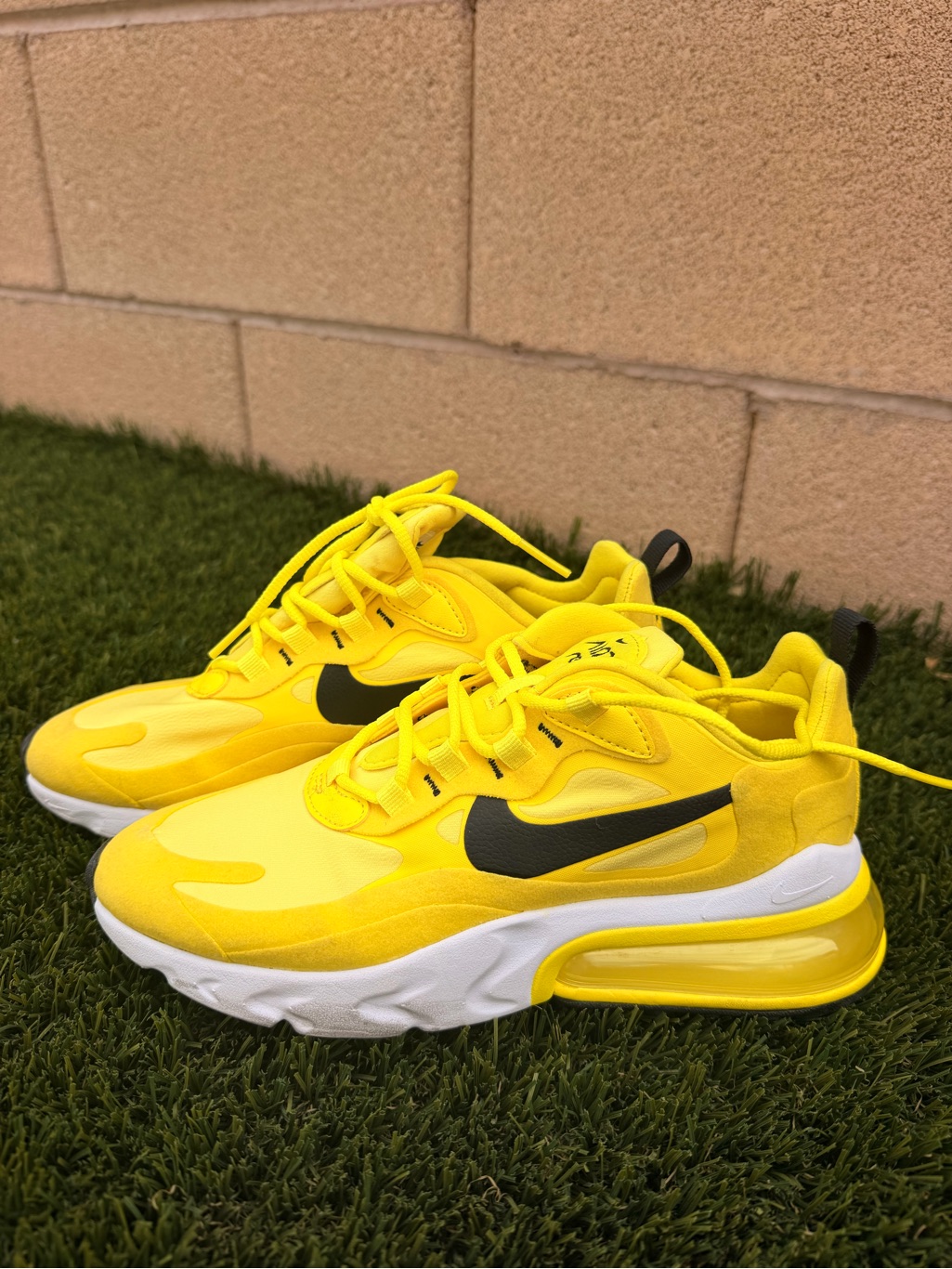 Nike Yellow And Black Casual Sneakers